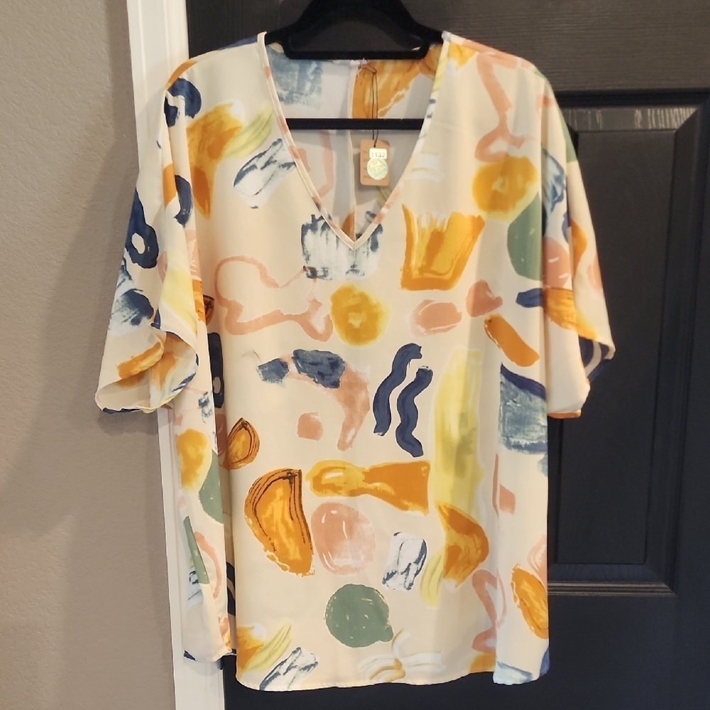 🩶Abstract Print V-Neck Women's Top